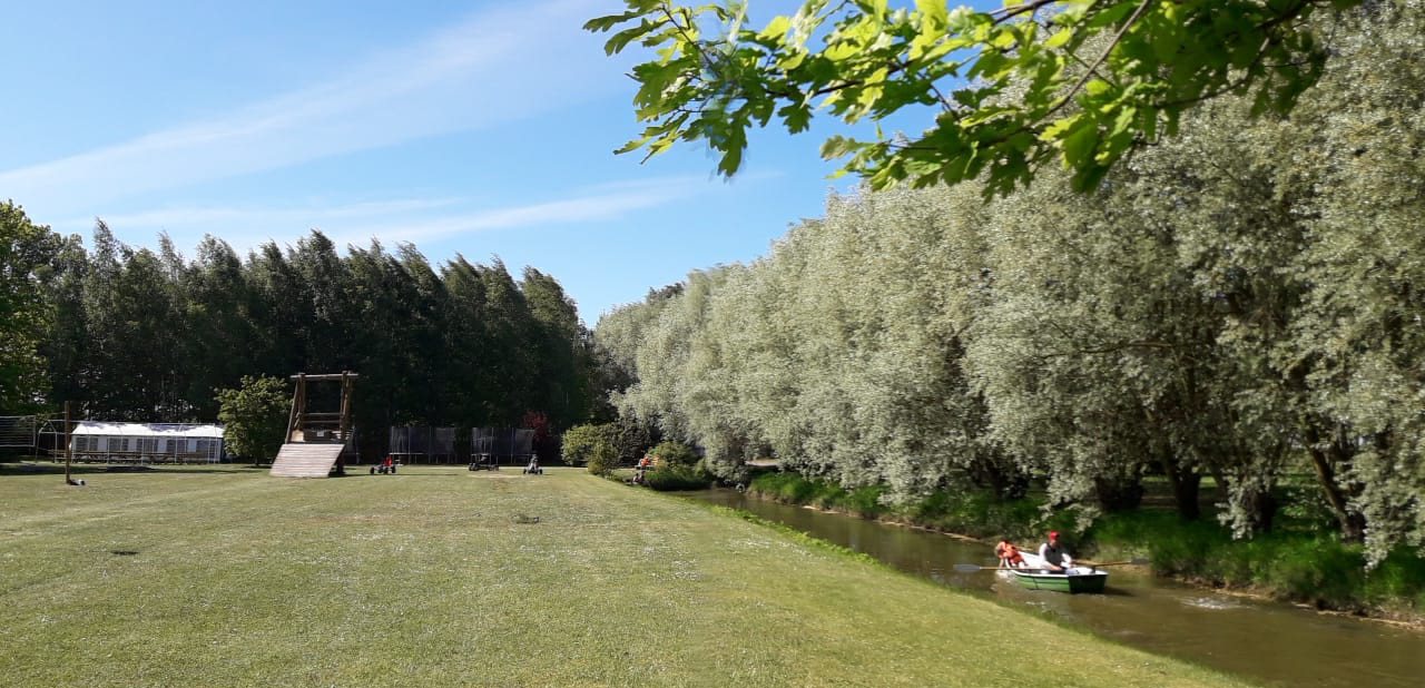 Rotaļu laukums parkā